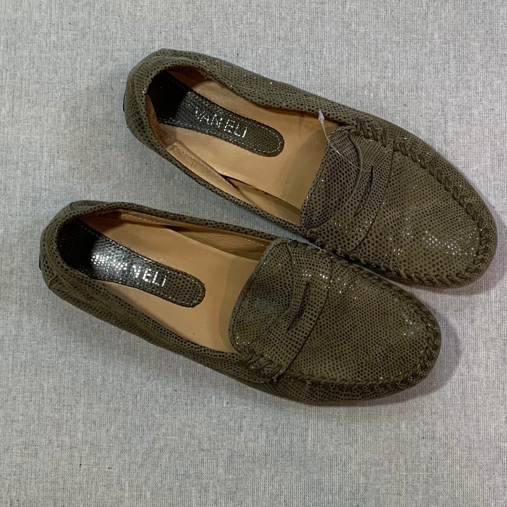 Vaneli Green Leather Loafers Sz 8.5